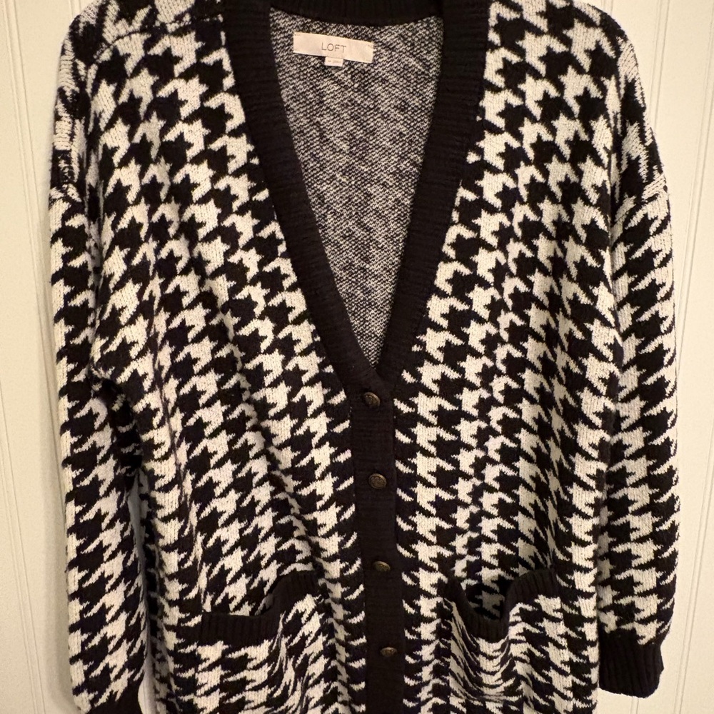 LOFT Black and White Houndstooth Women's Sweater